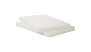 Kademeli dizilmiş iki beyaz Basotect sünger panel plakası