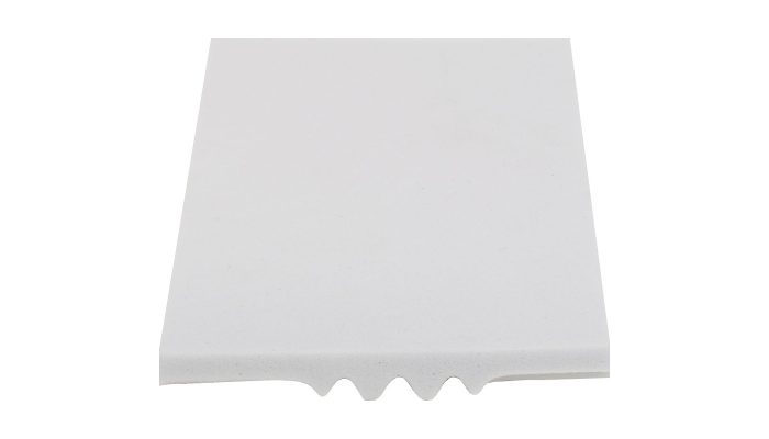 Basotect labirent levhasının işlenmemiş düz arka yüzü