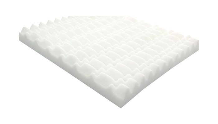 Beyaz special süngerin sıralı oval tümsekli yüzeyi ve açılı görünümü