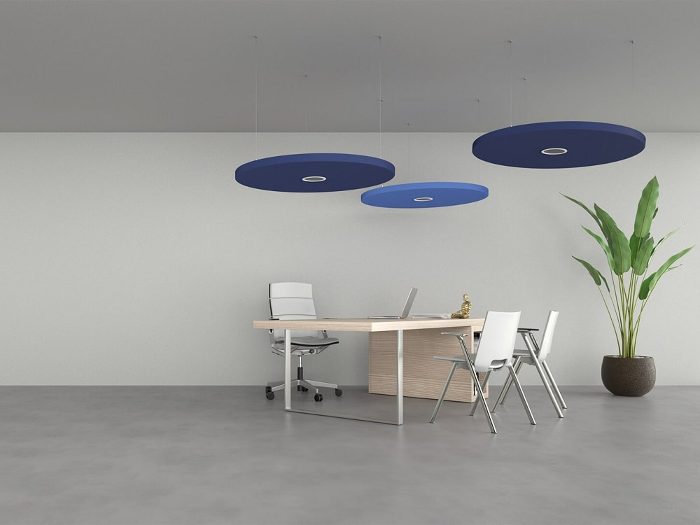 Çalışma masası üstünde lacivert oval kanopiler