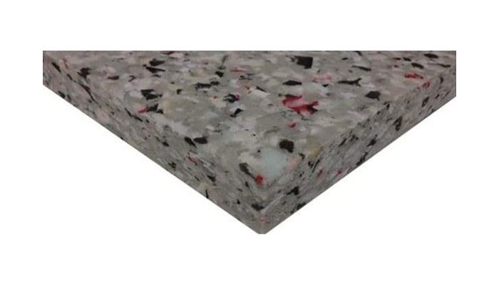 Kaplamasız recfoam plakasının yüzeyindeki karışık granül dokusu