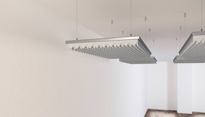 Tavandaki gri yanmaz yumurta sünger baffle diziliminin geniş açılı görünümü