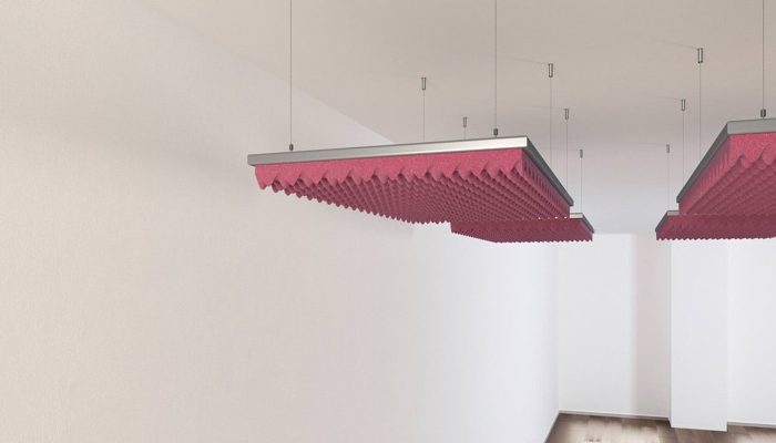 Tavandaki bordo yanmaz yumurta sünger baffle diziliminin geniş açılı görünümü