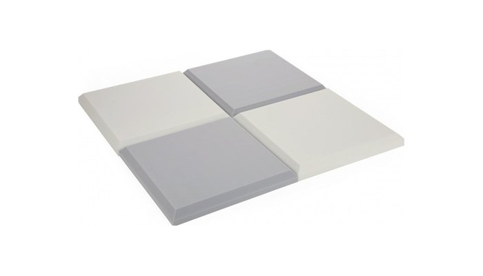 Beyaz ve açık gri Basotect panellerle kurulan dama düzeninde modül