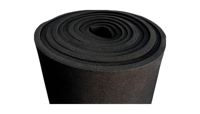 Rulo yanmaz süngerin spiral sarım kesiti ve gözenekli dokusu